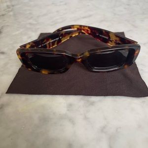 Original Gucci sunglasses. Good condition.